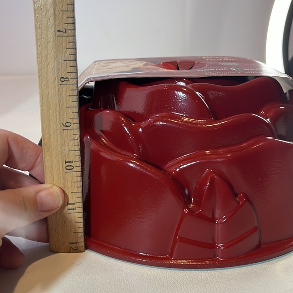 Nordic Ware Rose Bundt Pan Red NEW Platinum Collection Bakeware Cast Aluminum - Picture 9 of 10